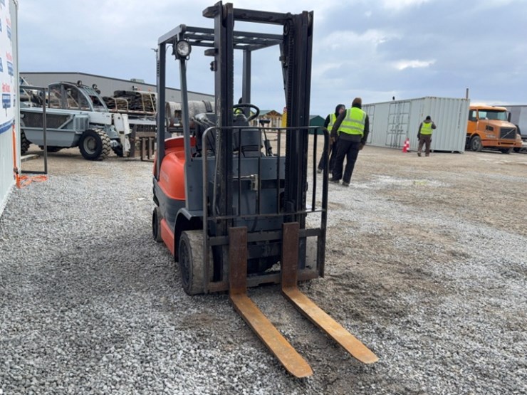 toyota-fork-lift-propane-42"-forks,-2mast,-4410cap.,-model-42-gf-gc420,-sn#60155,-solid-tires-image-13