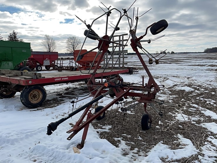 tag-#210,-ag-co-nh-hay-tedder-image-1