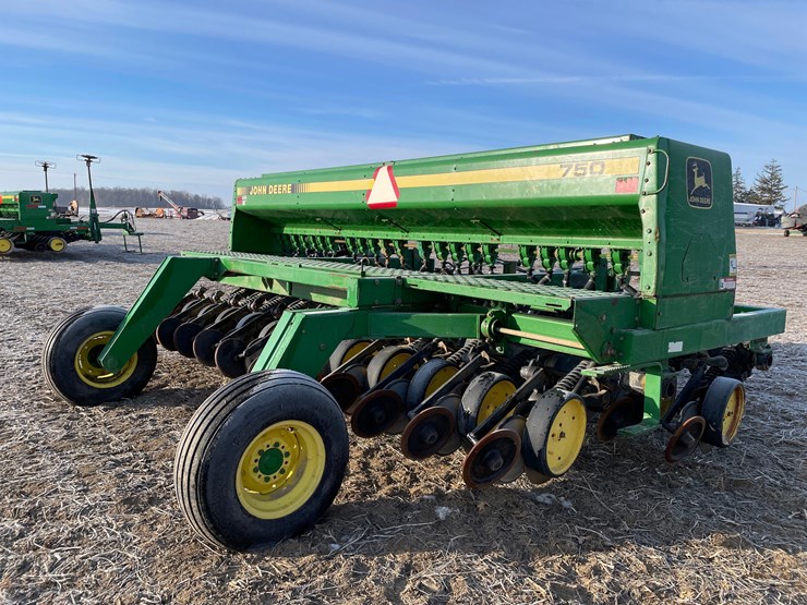 john-deere-750-image-14