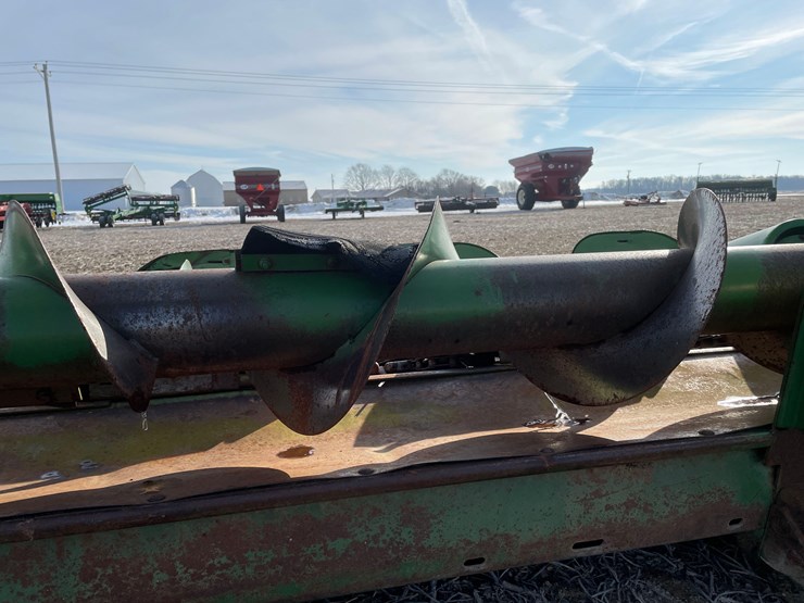 john-deere-630-image-16