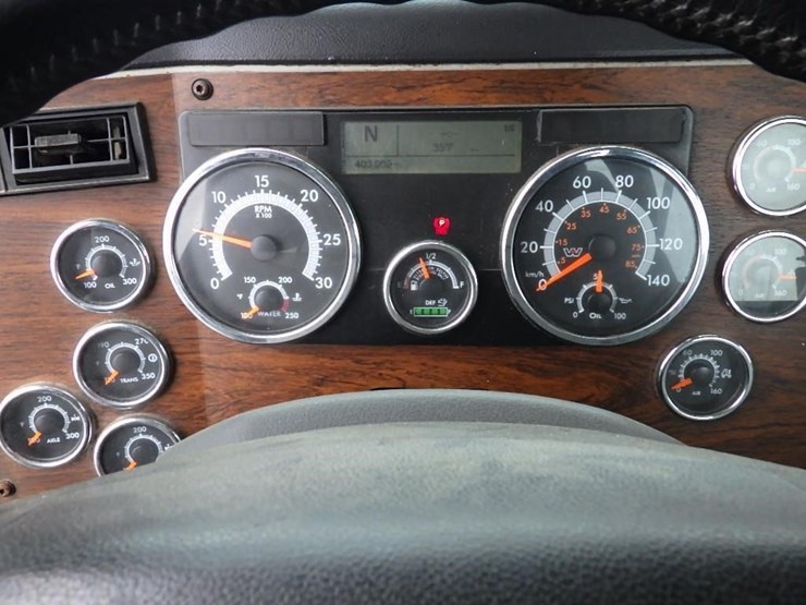 2018-western-star-5700xe-image-30