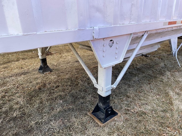 tag-#413,-1981-40'-chamberlin-hopper-bottom-steel-trailer-image-3
