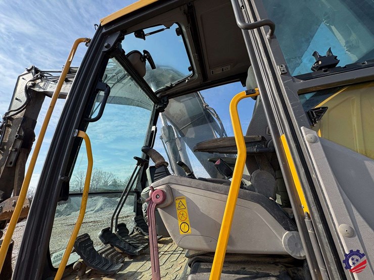 2012-volvo-ec140dl-image-47