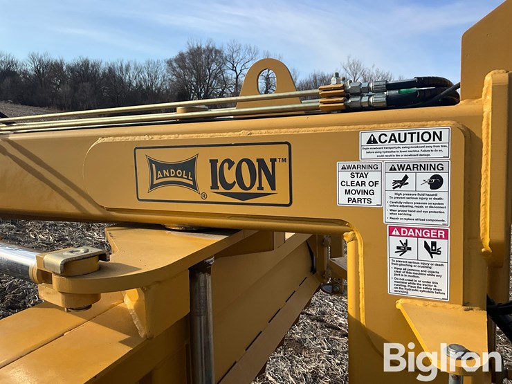 2017-landoll-icon-1632rs-pull-type-rear-steer-grader/blade-image-17