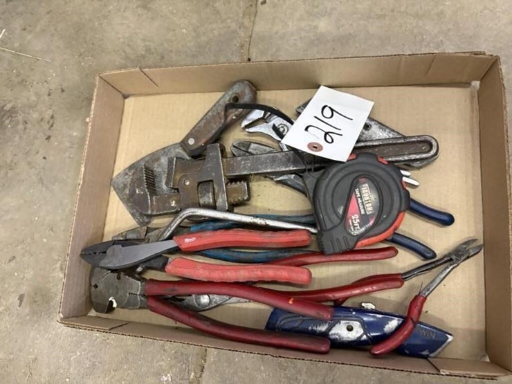 pliers,-tape,-hand-tools-image-1