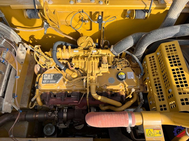 2018-caterpillar-326fl-image-90