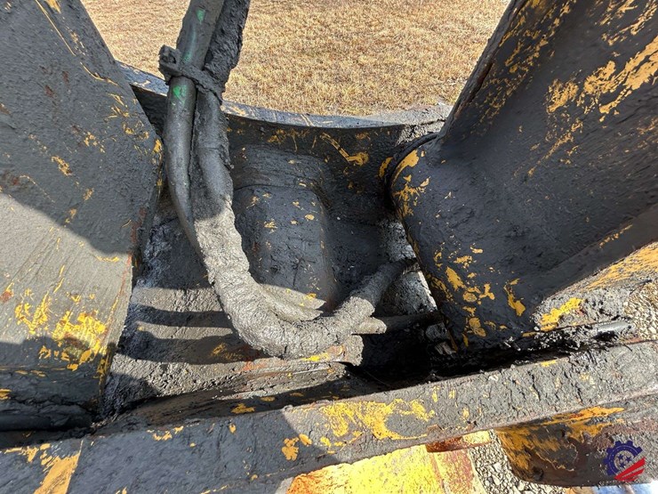 2017-caterpillar-318fl-image-34