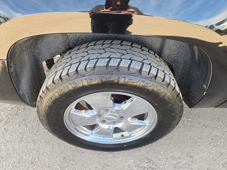 2011-gmc-yukon-xl-image-8