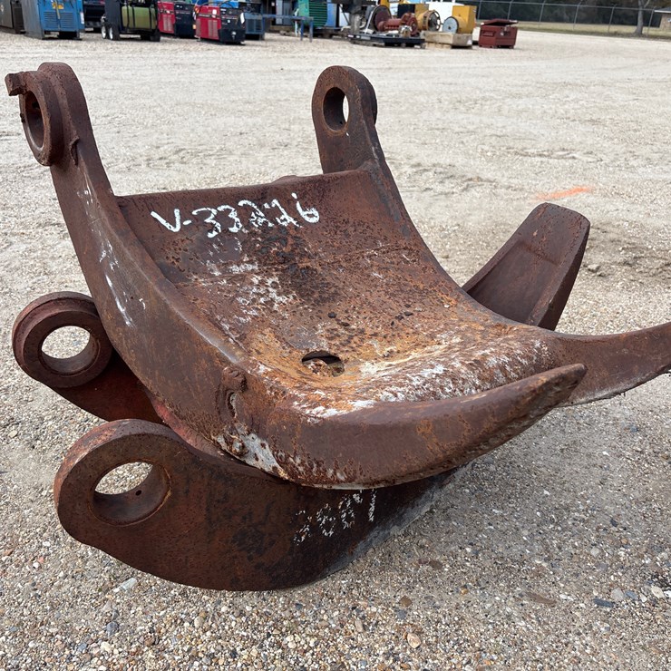 #2773 • EXCAVATOR THUMB ATTACHMENT