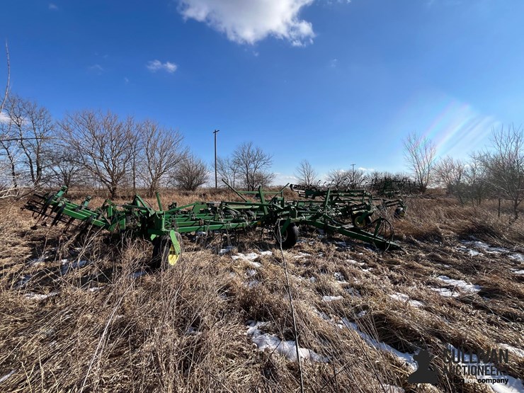 john-deere-44-image-3