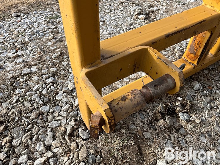 value-eng-3-pt-receiver-hitch-attachment/head-carrier-image-9