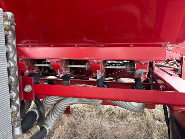 ji-case-8600-drill-image-18