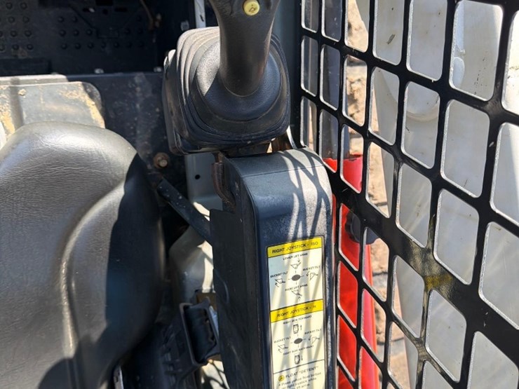 2019-bobcat-t770-image-17