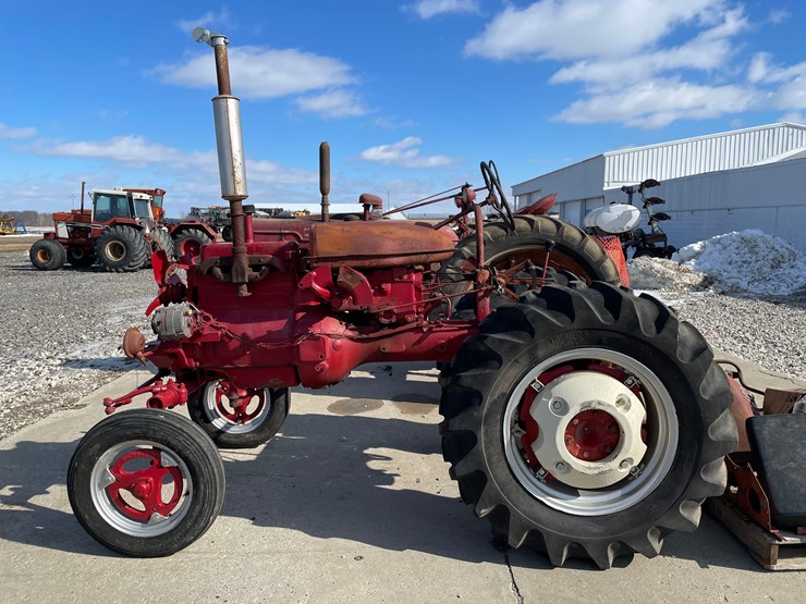 tag-#353,-farmall-130-tractor-image-8