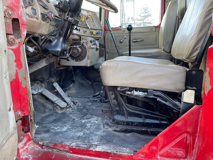 tag-#468,-1981-r-series-600-mack-semi-tractor-image-17