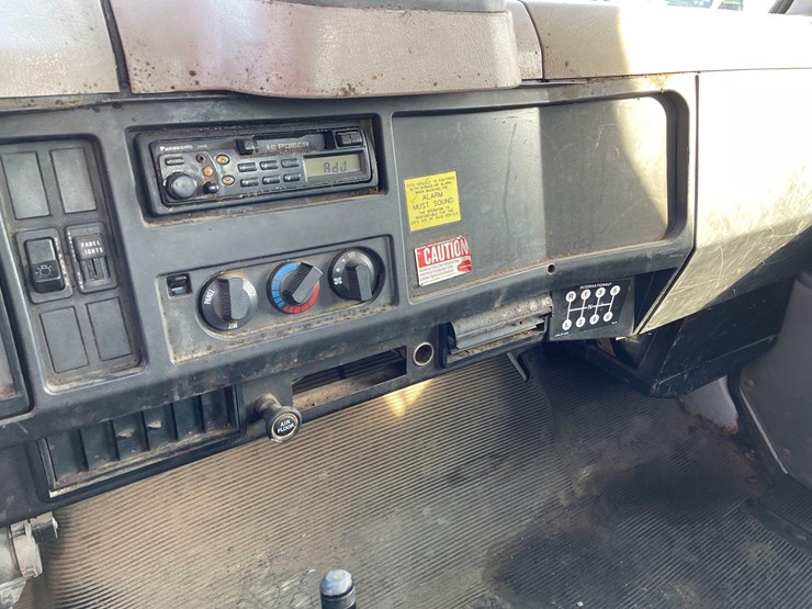 2000-case-ih-4700-image-16