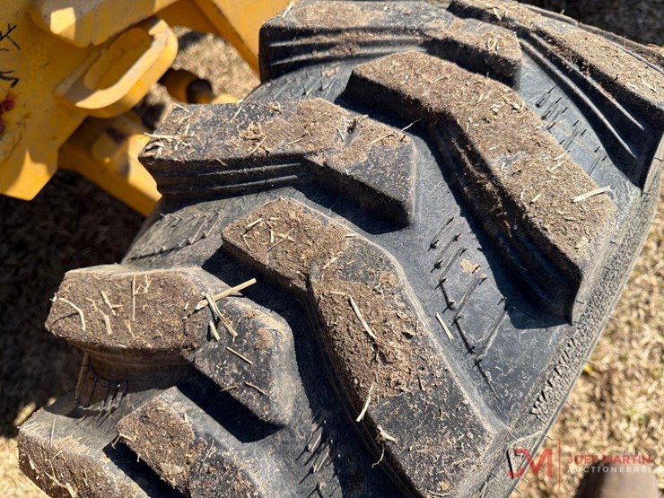 2020-deere-310l-ep-image-18