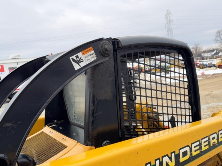 2005-john-deere-240-image-8