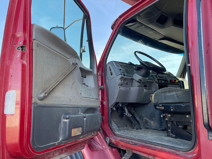 tag-#154,-2000-sterling-tri-axle-dump-truck-image-20