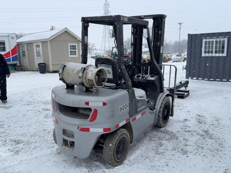 nissan-model-60-sn#-f811013-15,237hrs-40"-forks-image-6