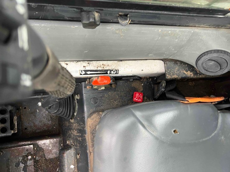 bobcat-s220-image-10