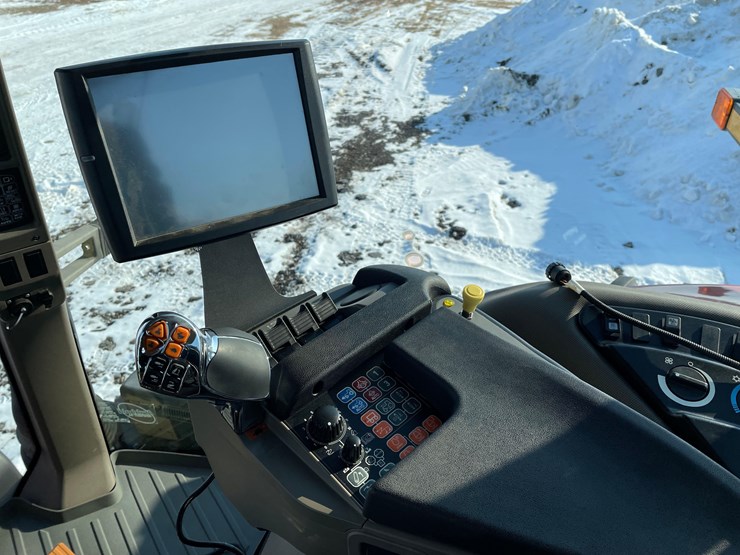 2013-case-ih-magnum-235-image-22