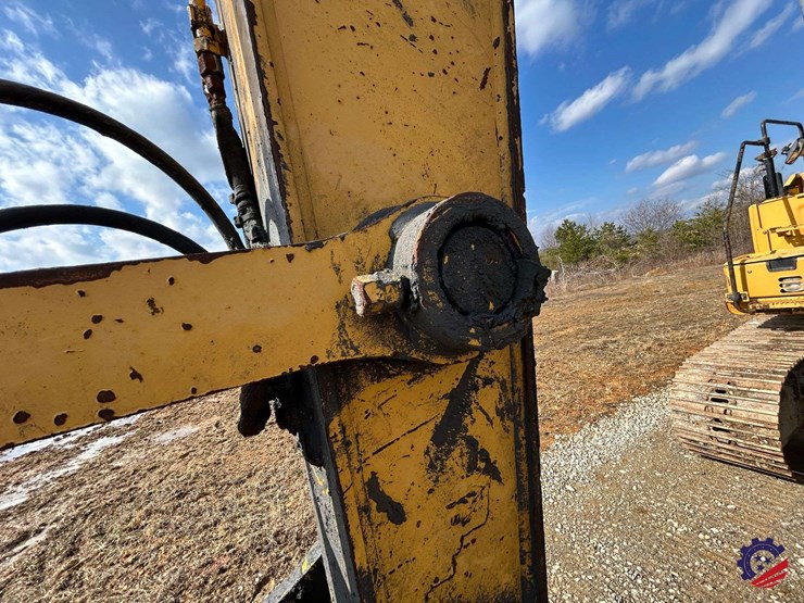 2017-caterpillar-318fl-image-26