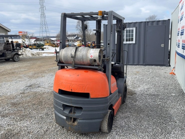 toyota-fork-lift-propane-42"-forks,-2mast,-4410cap.,-model-42-gf-gc420,-sn#60155,-solid-tires-image-5