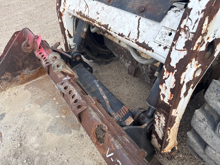 2009-bobcat-s150-image-5