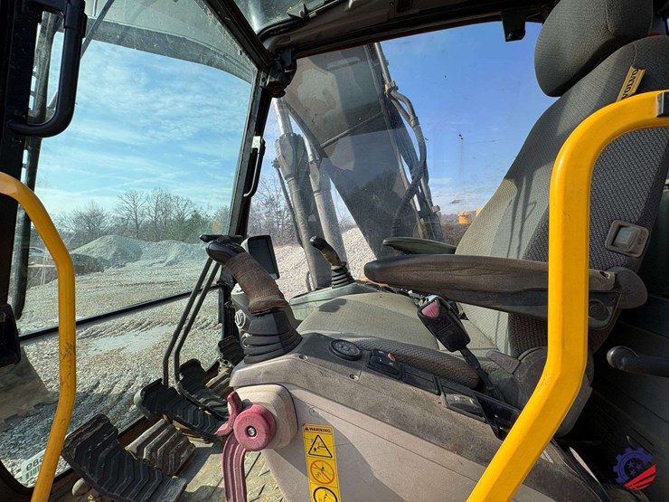 2012-volvo-ec140dl-image-49