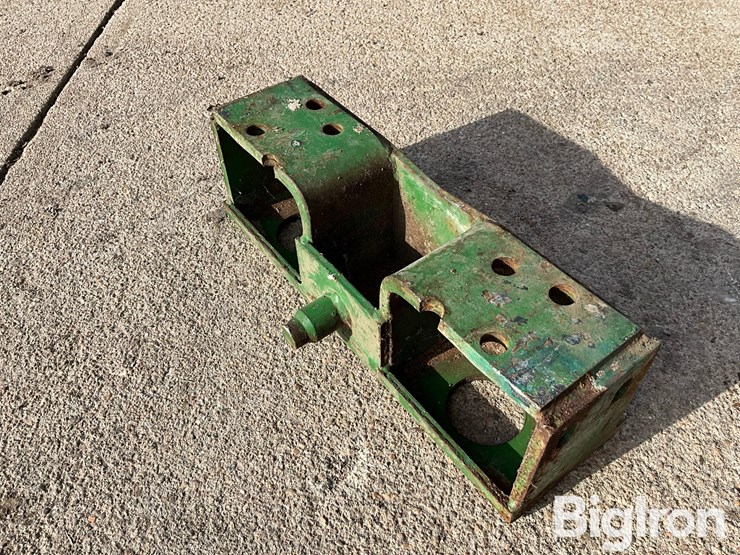john-deere-tractor-front-weight-bracket-image-7