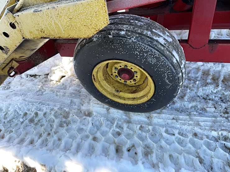 new-holland-354-image-9