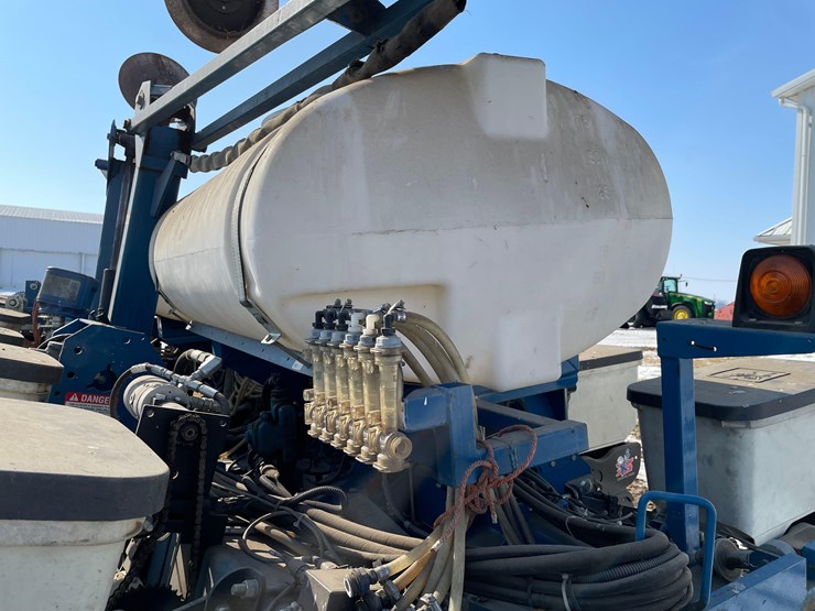 2008-kinze-3200-image-7