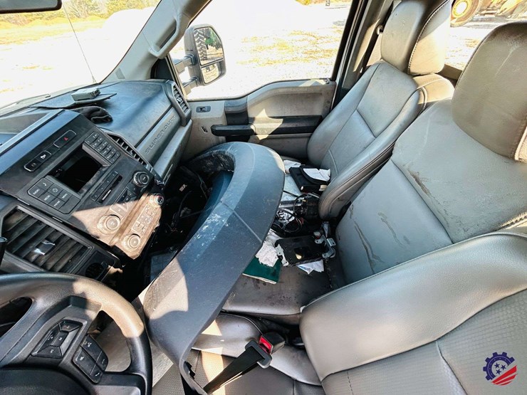 2018-ford-f550-image-28