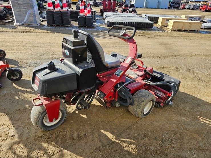 #142-•-toro-greens-master-greens-mower-image-5