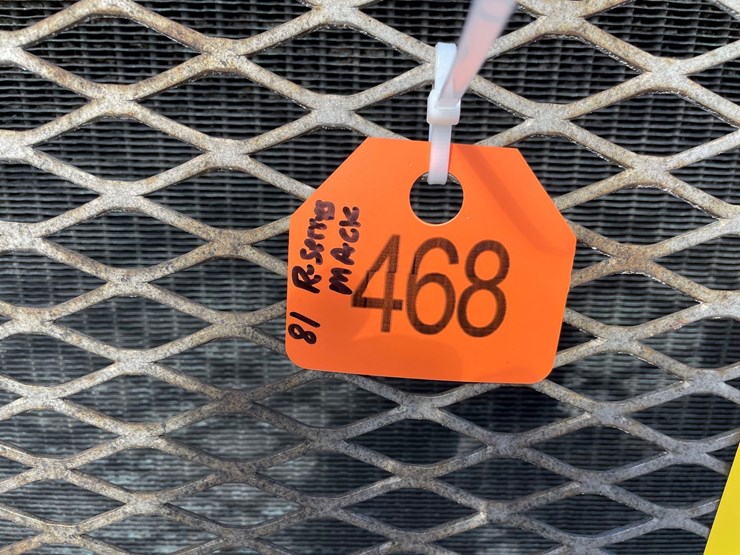 tag-#468,-1981-r-series-600-mack-semi-tractor-image-2