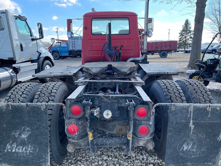 tag-#468,-1981-r-series-600-mack-semi-tractor-image-10