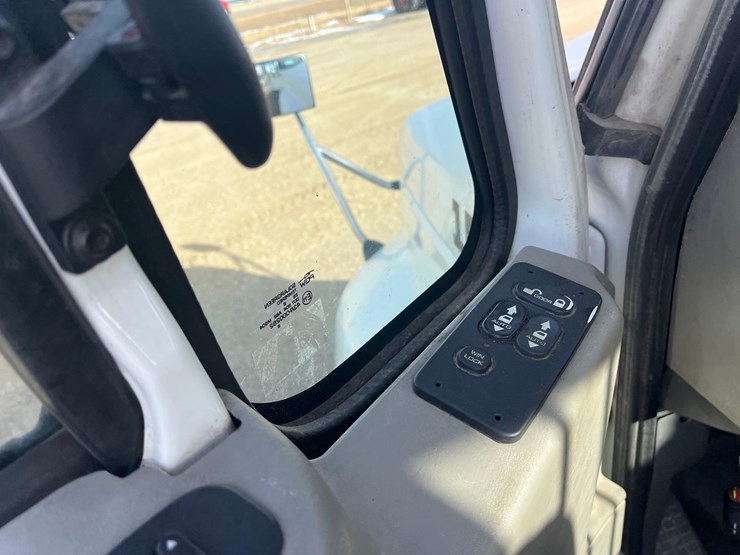 2015-international-prostar-image-45