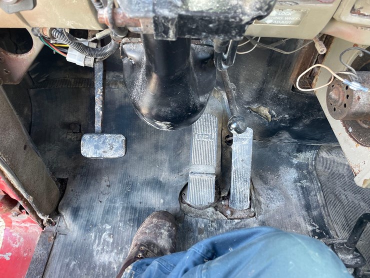 tag-#468,-1981-r-series-600-mack-semi-tractor-image-23