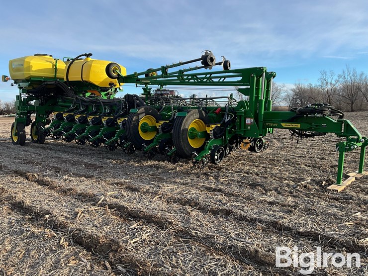 2024-john-deere-1775nt-image-3