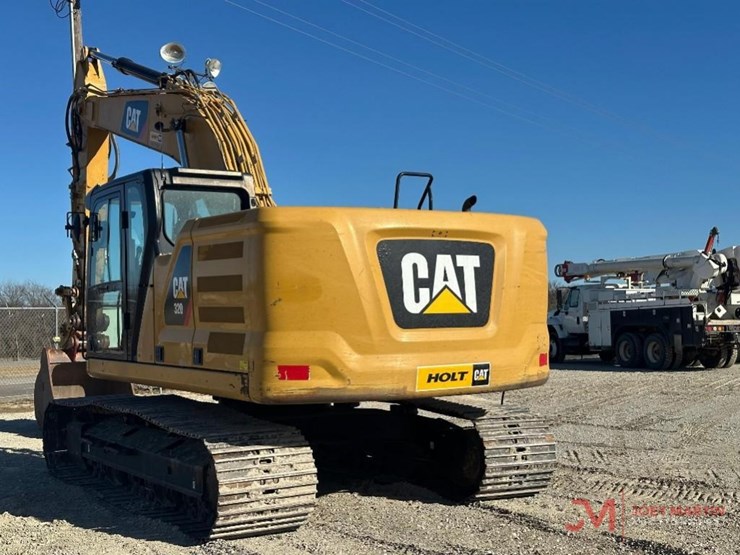 2019-caterpillar-320-image-1