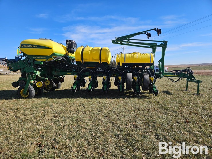 2009-john-deere-1770nt-image-4