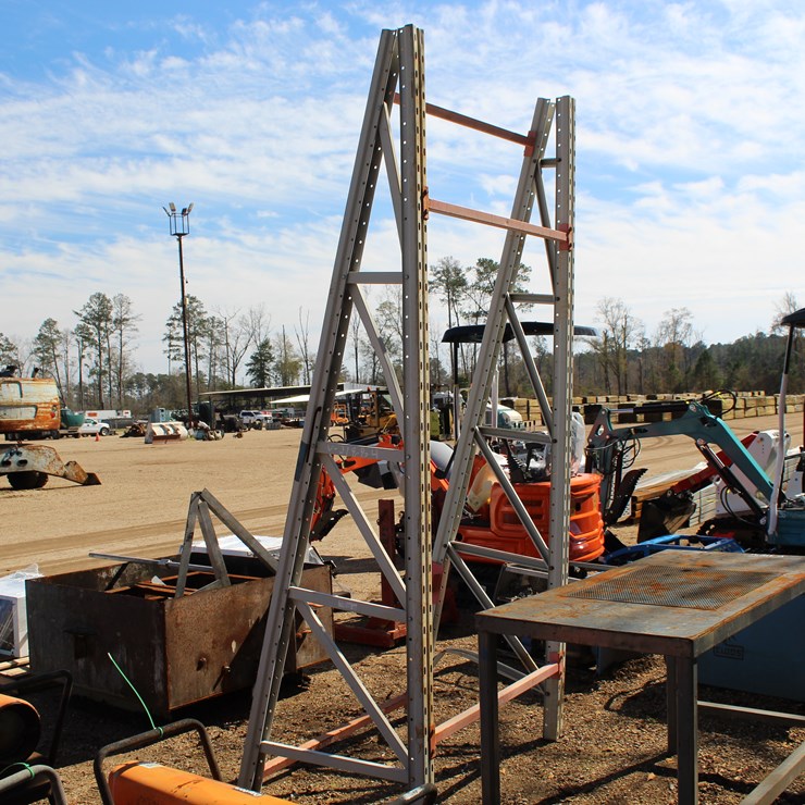 #5207 • METAL FRAME STAND