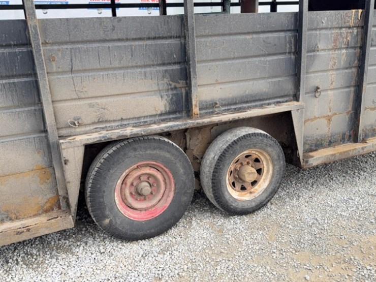 16'-gooseneck-livestock-trailer,-tandem-axle-image-18