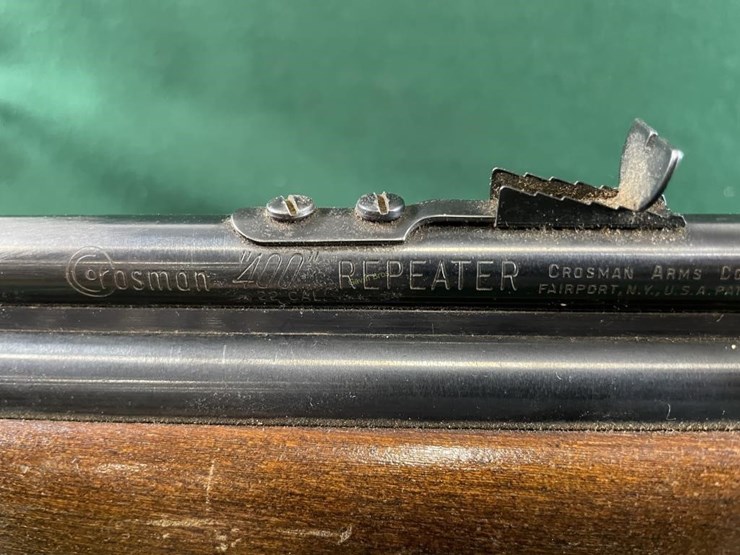 crosman-"400"-repeater-22cal-air-rifle-image-11