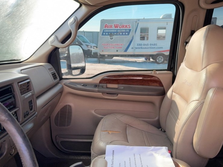 2001-ford-excursion-image-18