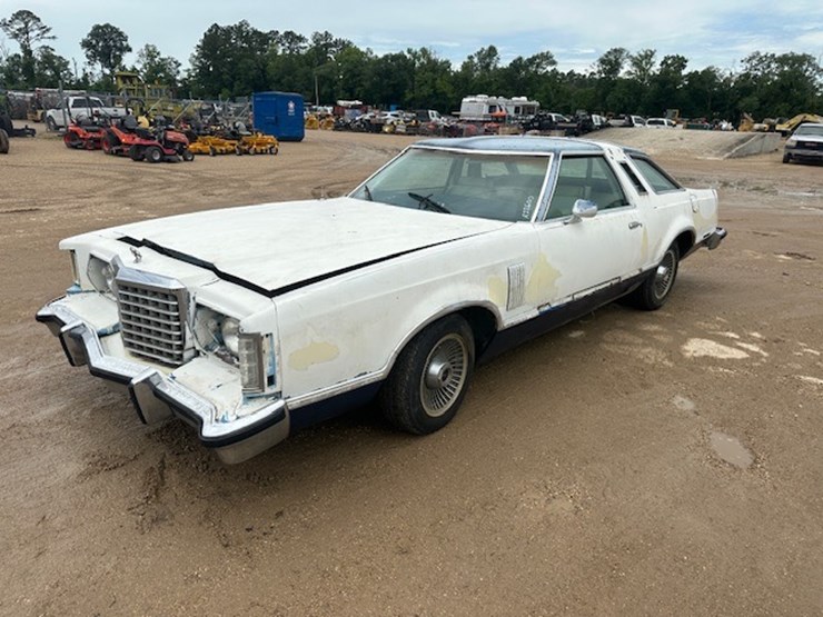 #22600-•-1978-ford-thunderbird-|-for-parts-&-repairs-only-image-1