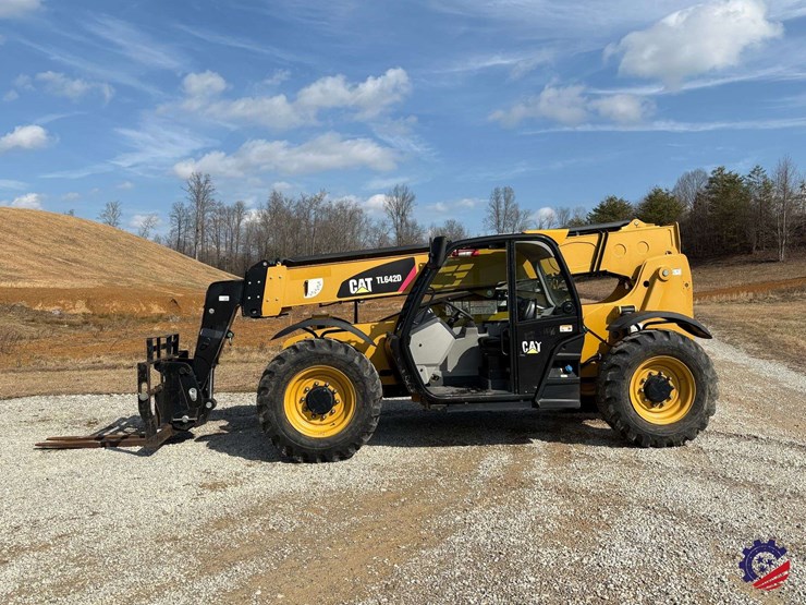 2019-caterpillar-tl642d-image-7