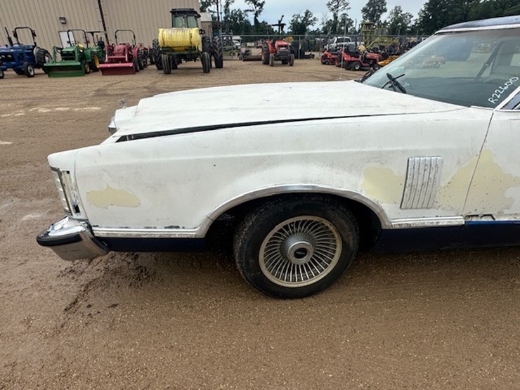 #22600-•-1978-ford-thunderbird-|-for-parts-&-repairs-only-image-12