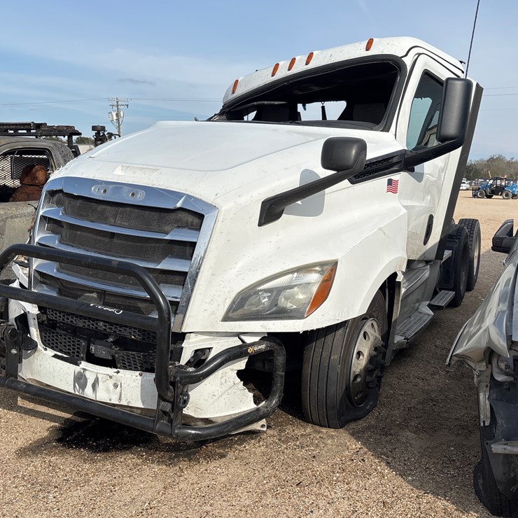 #16220 • 2019 FREIGHTLINER CASCADIA | FOR PARTS/REPAIRS